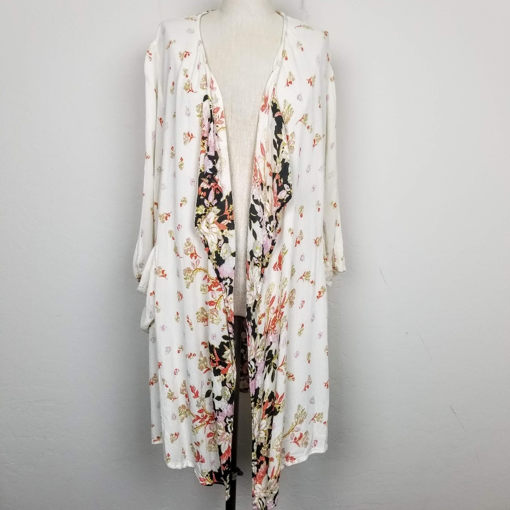 Band of Gypsies Floral Kimono Cardigan - White and Pink